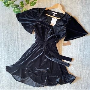 🆕 GB | Women’s Velvet Faux Wrap Black Dress S
